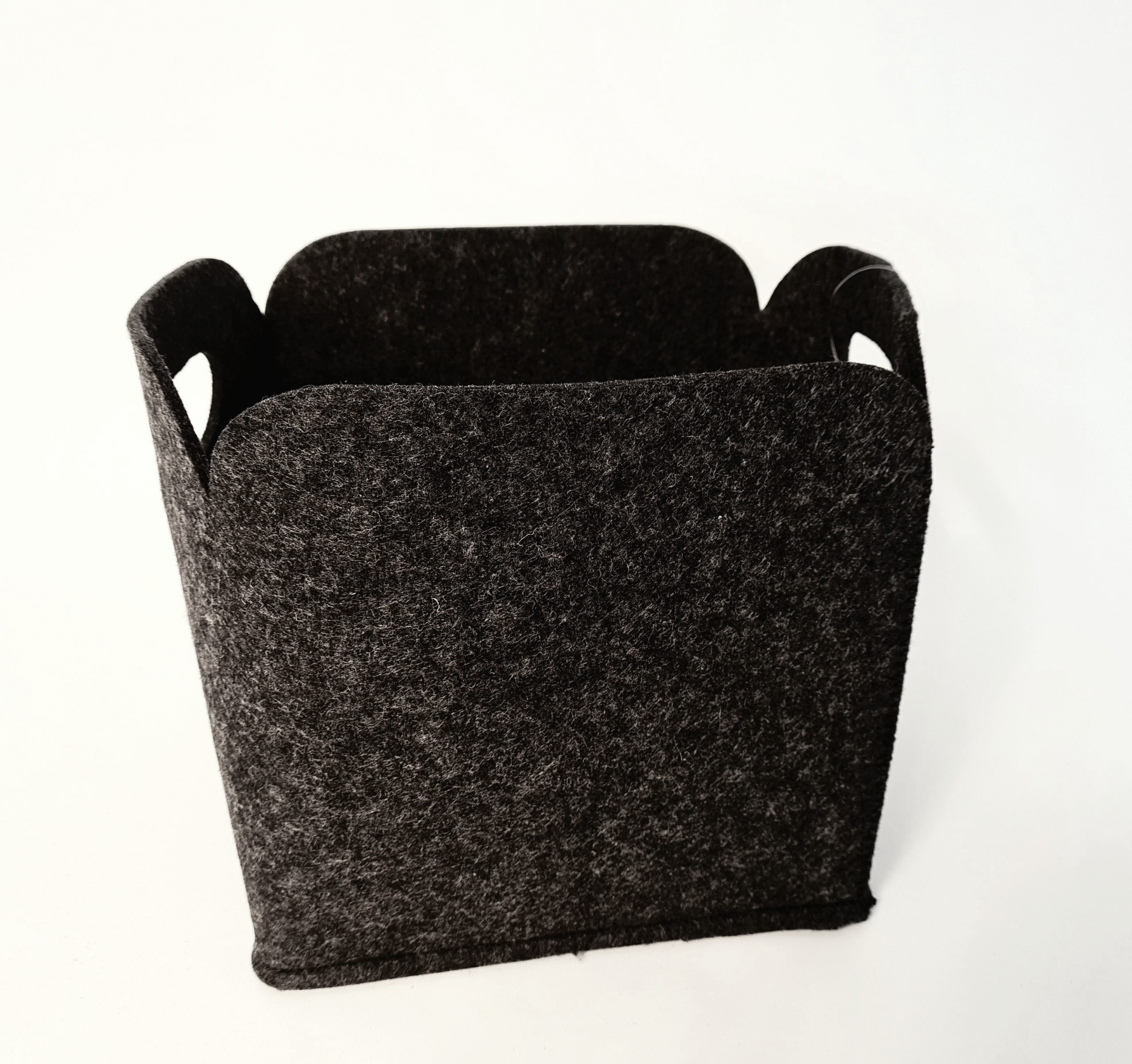 Filzbox in schwarz mit Henkeln - Handgemachte individualisierbare Taschen, Körbe, Tischsets, Dekoartikel und mehr auf fideko.de der Onlineshop seit 2011
